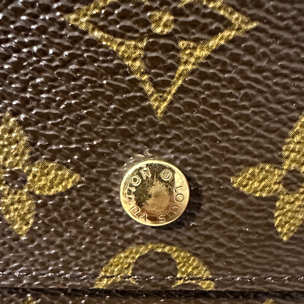 Louis Vuitton Monogram Sarah Wallet with Dust Bag - Picture 2 of 11